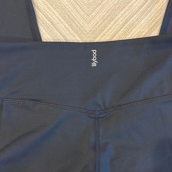 Lilybod Blue-Gray Leggings with Mesh Detail - Size L - Picture 6 of 6